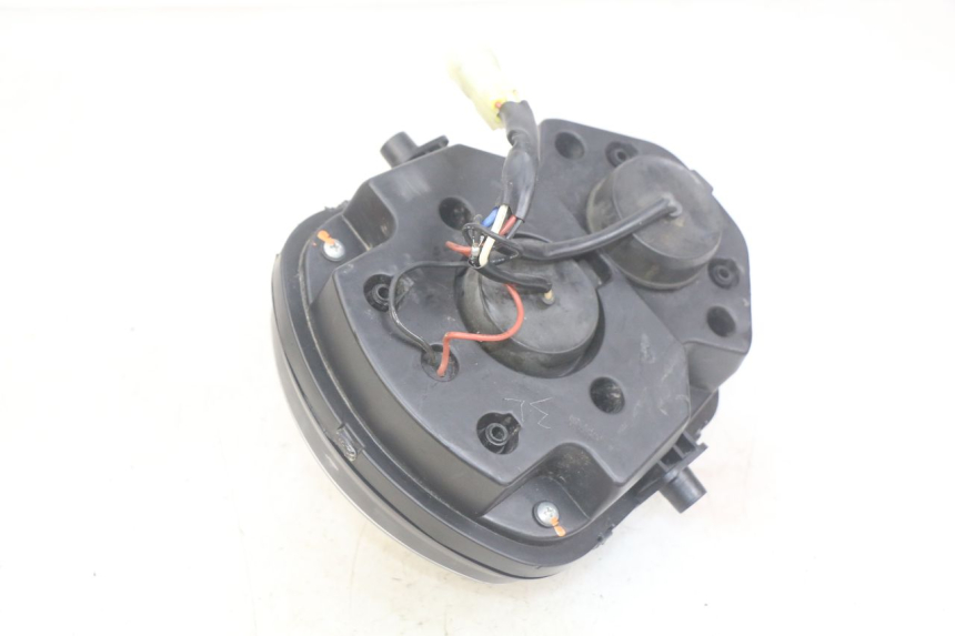 photo de REFLEKTOR PRZEDNI MOTRAC URBAN 4T 50 (2016 - 2024) - Zoom stanu zużycia