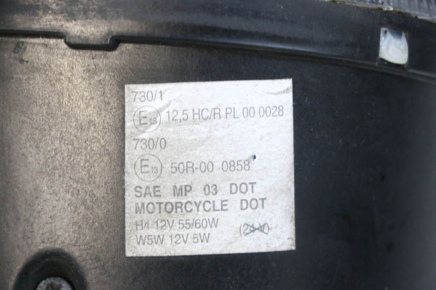 photo de REFLEKTOR PRZEDNI PIAGGIO VESPA GTS SUPER IE 125 (2009 - 2016) - Zoom stanu zużycia