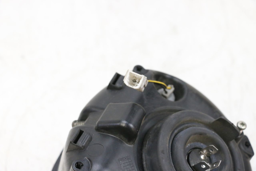 photo de REFLEKTOR PRZEDNI PIAGGIO VESPA GTS SUPER IE 125 (2009 - 2016) - Inny kąt widzenia