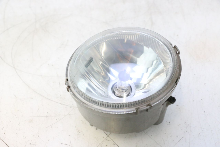 photo de REFLEKTOR PRZEDNI PIAGGIO VESPA PRIMAVERA 2T 50 (2013 - 2018) - Zbliżenie techniczne