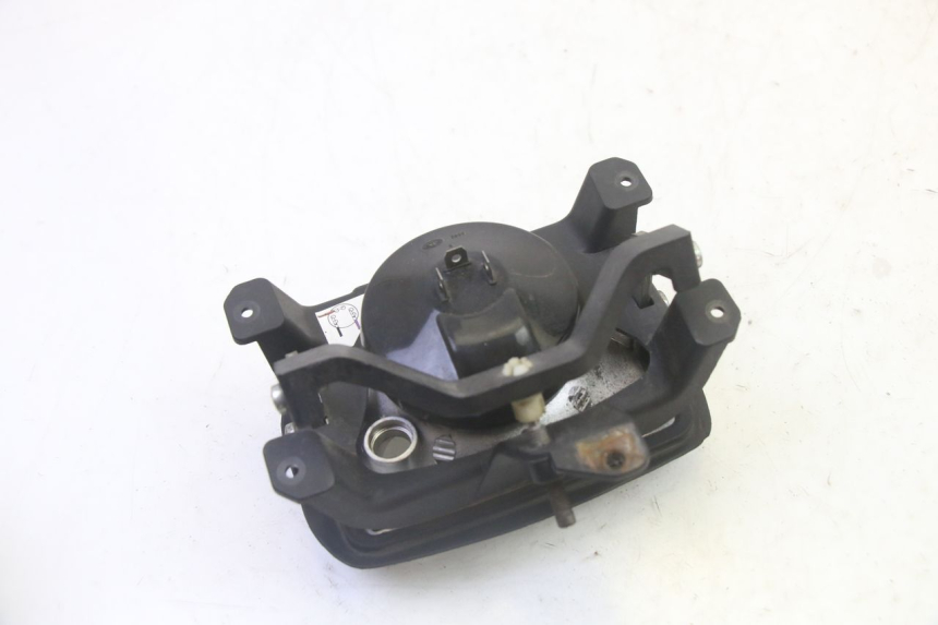 photo de REFLEKTOR PRZEDNI PIAGGIO VESPA S 2T 50 (2007 - 2014) - Zbliżenie techniczne