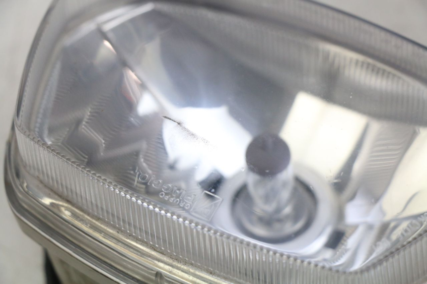 photo de REFLEKTOR PRZEDNI PIAGGIO VESPA SPRINT 2T 50 (2014 - 2018) - Zoom stanu zużycia