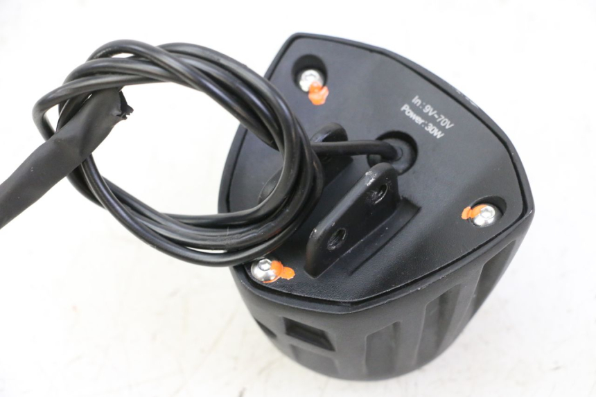 photo de REFLEKTOR PRZEDNI DUALTRON VICTOR LIMITED 1 - Inny kąt widzenia