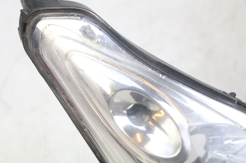 photo de REFLEKTOR PRZEDNI YAMAHA XMAX X-MAX 125 (2006 - 2009) - Inny kąt widzenia