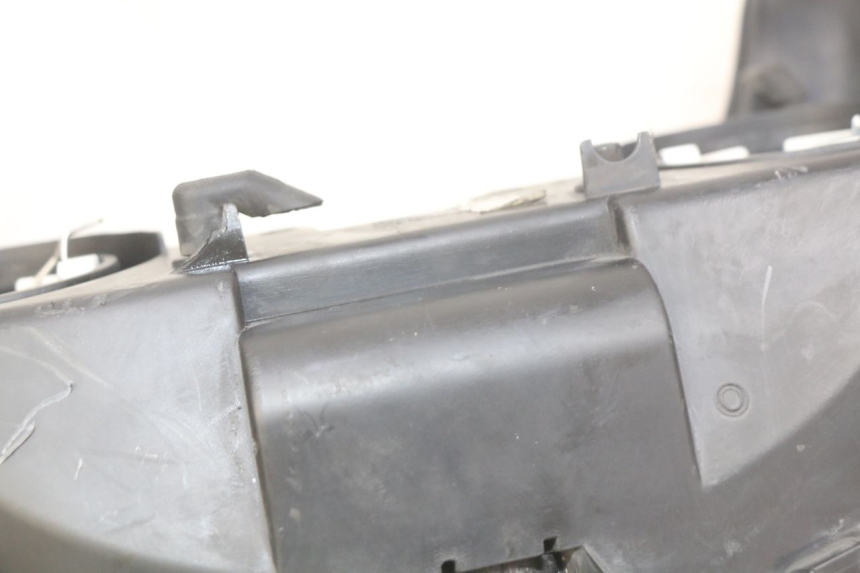 photo de REFLEKTOR PRZEDNI YAMAHA XMAX X-MAX 125 (2006 - 2009) - Stan powierzchni