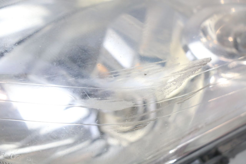 photo de REFLEKTOR PRZEDNI YAMAHA XMAX X-MAX 125 (2006 - 2009) - Stan powierzchni