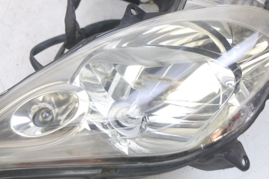 photo de REFLEKTOR PRZEDNI YAMAHA XMAX X-MAX 125 (2006 - 2009) - Alternatywny kąt