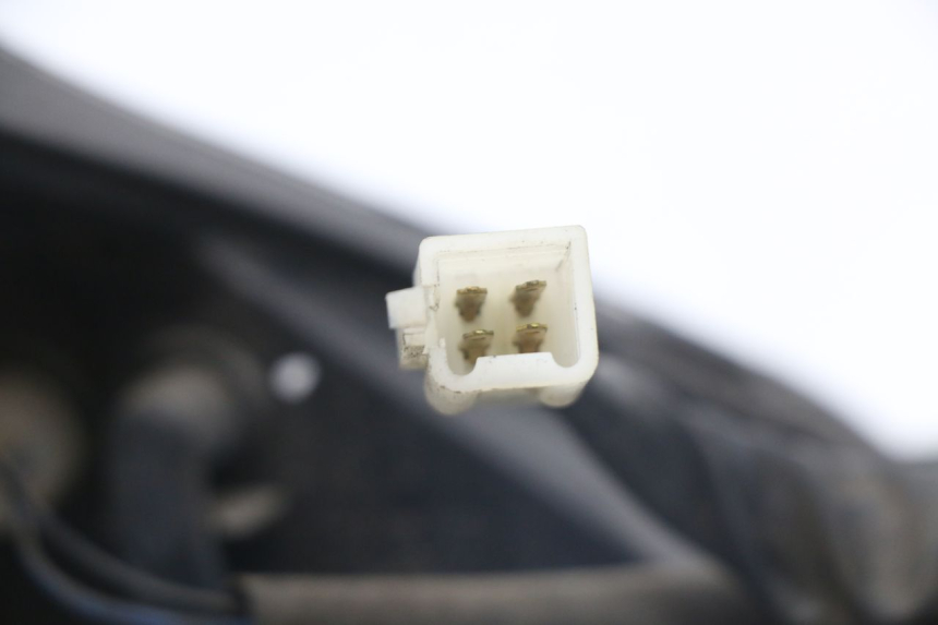 photo de REFLEKTOR PRZEDNI YAMAHA X-MAX XMAX 250 (2006 - 2009) - Stan powierzchni