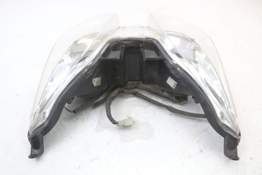 photo de REFLEKTOR PRZEDNI YAMAHA XMAX X-MAX 125 (2006 - 2009) - Zbliżenie techniczne