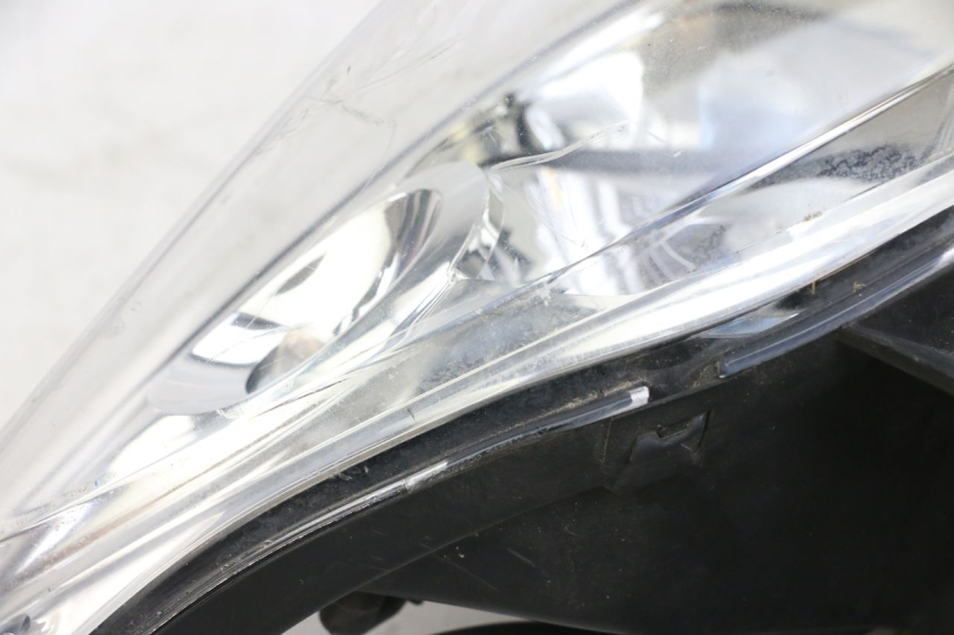 photo de REFLEKTOR PRZEDNI YAMAHA XMAX X-MAX 125 (2006 - 2009) - Widok ogólny