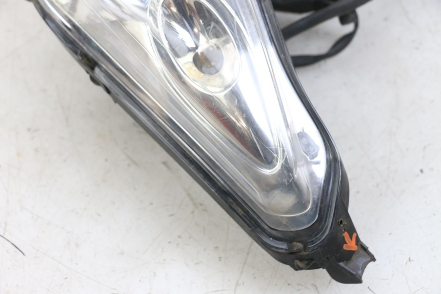 photo de REFLEKTOR PRZEDNI YAMAHA XMAX X-MAX 125 (2006 - 2009) - Punkty mocowania