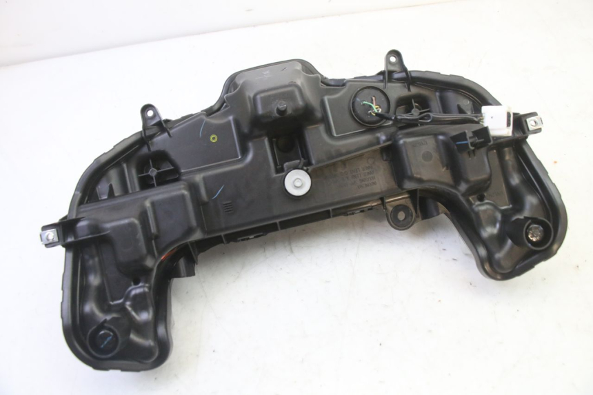 photo de REFLEKTOR PRZEDNI YAMAHA XMAX X-MAX 125 (2021 - 2025) - Stan powierzchni