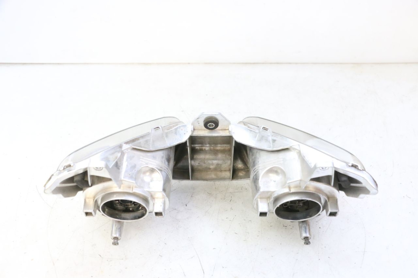 photo de REFLEKTOR PRZEDNI YAMAHA X-MAX XMAX 125 (2010 - 2013) - Szczegóły charakterystyczne