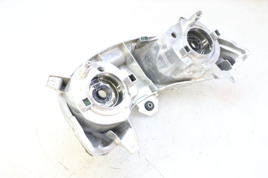 photo de REFLEKTOR PRZEDNI YAMAHA X-MAX XMAX 125 (2010 - 2013) - Stan powierzchni