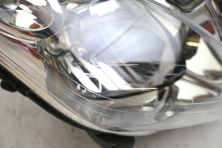 photo de REFLEKTOR PRZEDNI YAMAHA XMAX X-MAX 125 (2006 - 2009) - Oznaczenia i referencje