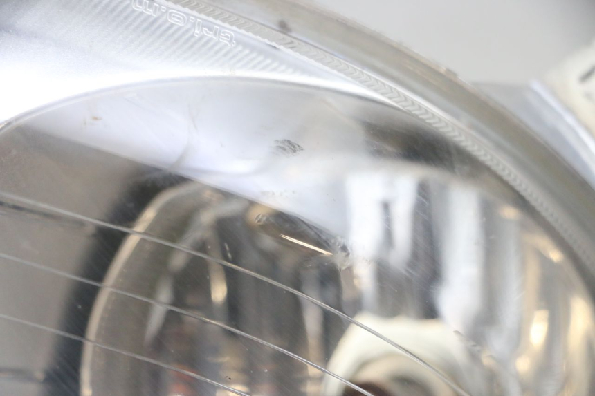 photo de REFLEKTOR PRZEDNI YAMAHA X-MAX XMAX 125 (2010 - 2013) - Zoom stanu zużycia