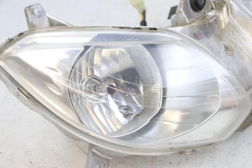 photo de REFLEKTOR PRZEDNI YAMAHA X-MAX XMAX 125 (2010 - 2013) - Widok ogólny