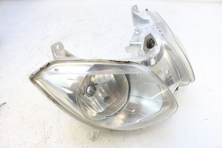 photo de REFLEKTOR PRZEDNI YAMAHA X-MAX XMAX 125 (2010 - 2013) - Szczegół części