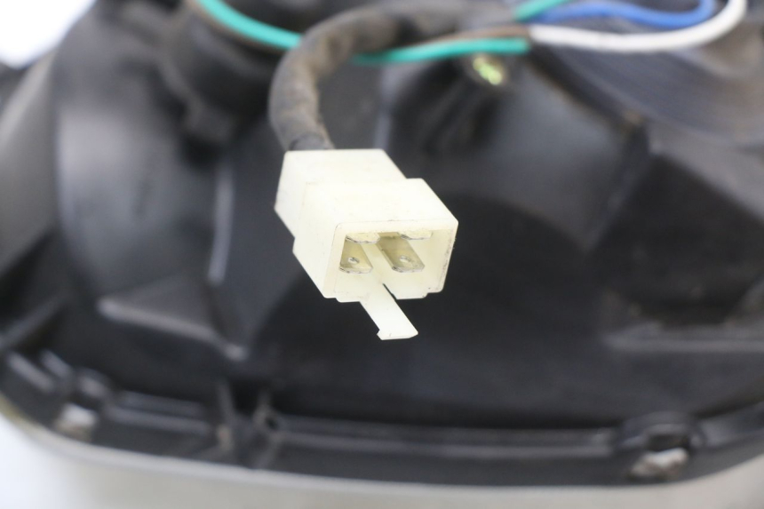 photo de REFLEKTOR PRZEDNI SYM X-PRO 4T 50 (2014 - 2021) - Zbliżenie techniczne