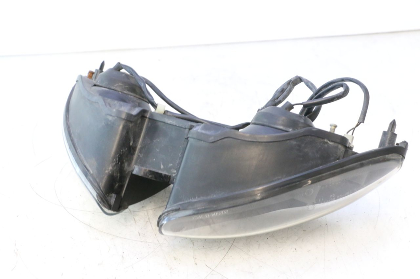 photo de PRZEDNIA LAMPA PIAGGIO X9 AMALFI 180 (2000 - 2003) - Widok z bliska