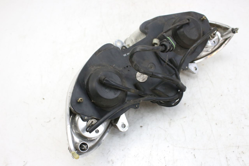 photo de REFLEKTOR PRZEDNI PIAGGIO X9 EVOLUTION 250 (2003 - 2007) - Zbliżenie techniczne