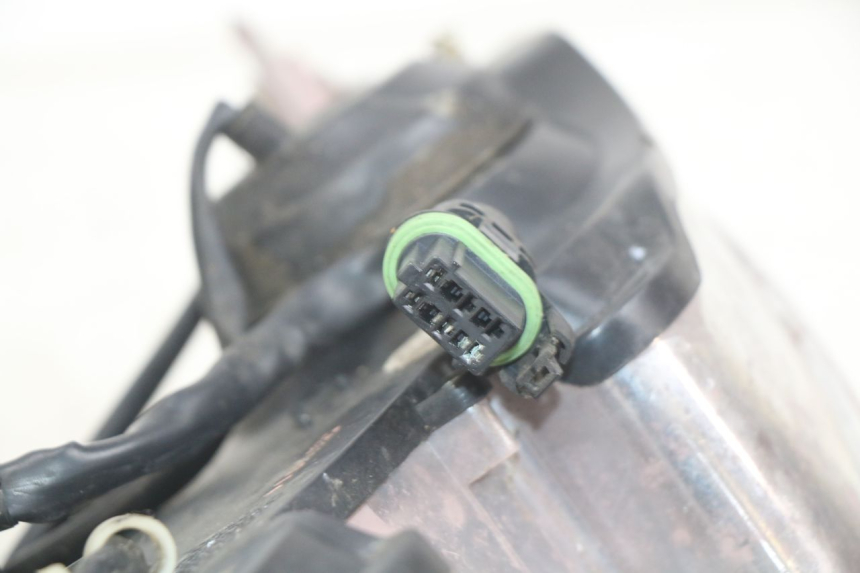 photo de REFLEKTOR PRZEDNI PIAGGIO X9 EVOLUTION 125 (2003 - 2007) - Inny kąt widzenia