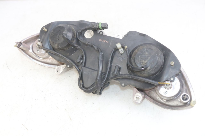 photo de REFLEKTOR PRZEDNI PIAGGIO X9 EVOLUTION 125 (2003 - 2007) - Zbliżenie techniczne