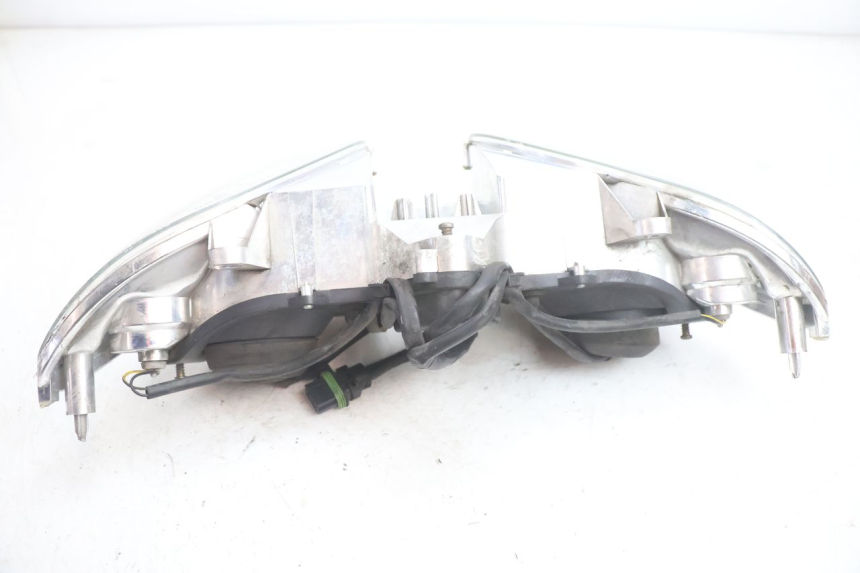 photo de REFLEKTOR PRZEDNI PIAGGIO X9 EVOLUTION 125 (2003 - 2007) - Stan powierzchni