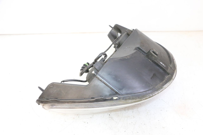 photo de REFLEKTOR PRZEDNI PIAGGIO XEVO - X EVO 125 (2007 - 2017) - Zbliżenie techniczne