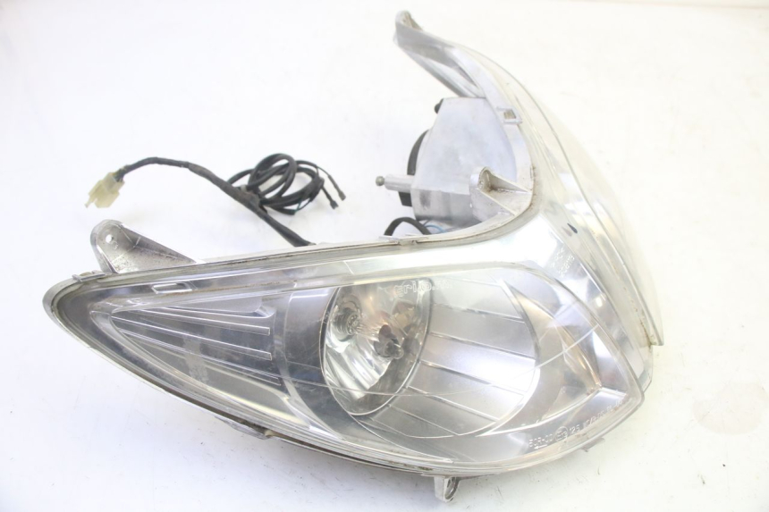 photo de REFLEKTOR PRZEDNI YAMAHA YP MAJESTY 125 (2007 - 2010) - Zoom stanu zużycia