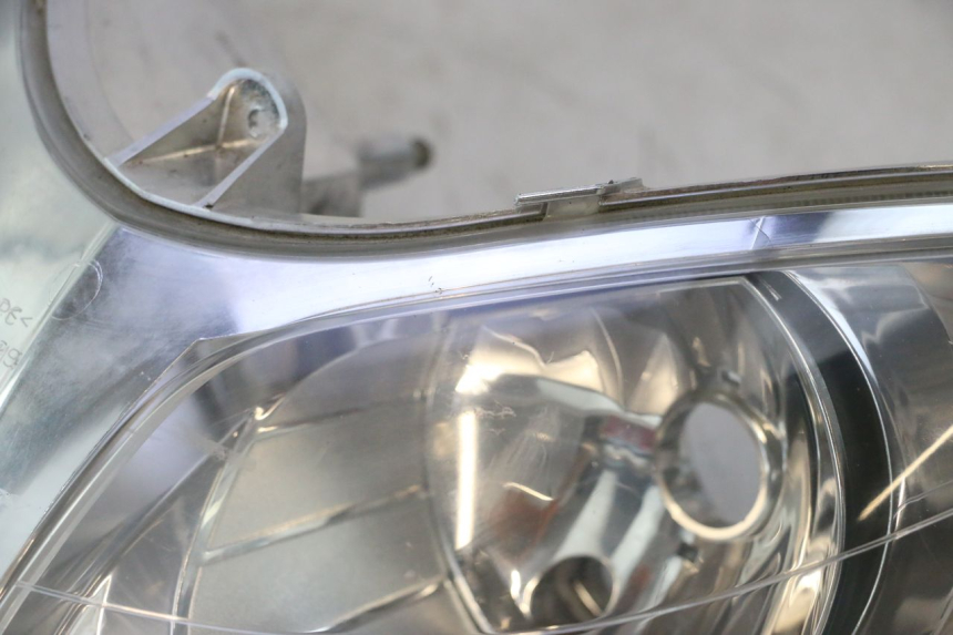 photo de REFLEKTOR PRZEDNI YAMAHA YP MAJESTY 125 (2007 - 2010) - Oznaczenia i referencje