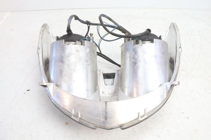 photo de REFLEKTOR PRZEDNI YAMAHA YP MAJESTY 125 (2007 - 2010) - Zbliżenie techniczne