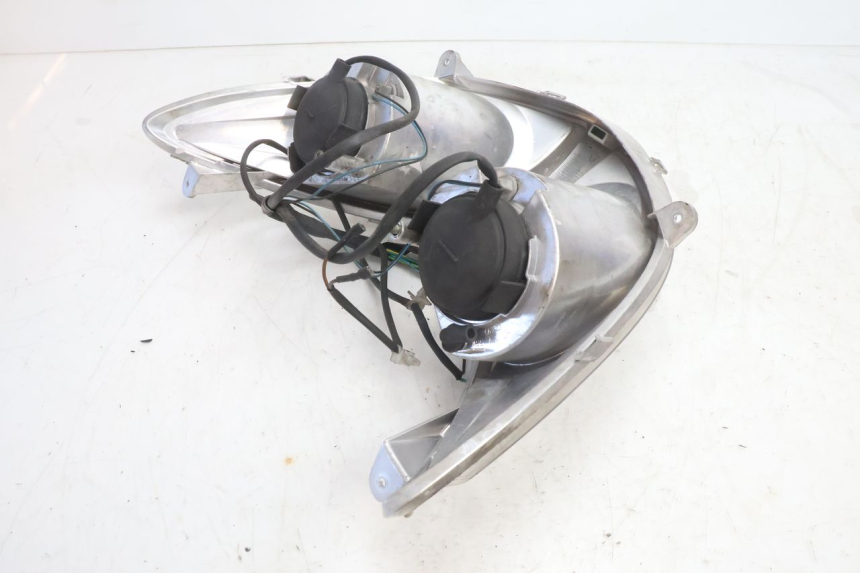 photo de REFLEKTOR PRZEDNI YAMAHA YP MAJESTY 125 (2007 - 2010) - Widok ogólny