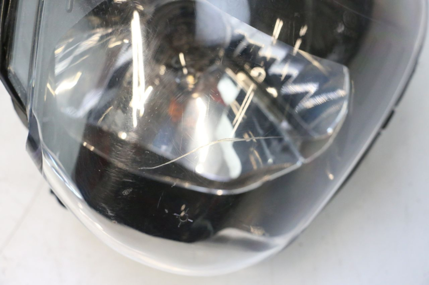 photo de REFLEKTOR PRZEDNI PIAGGIO ZIP 2T 50 (2009 - 2019) - Inny kąt widzenia