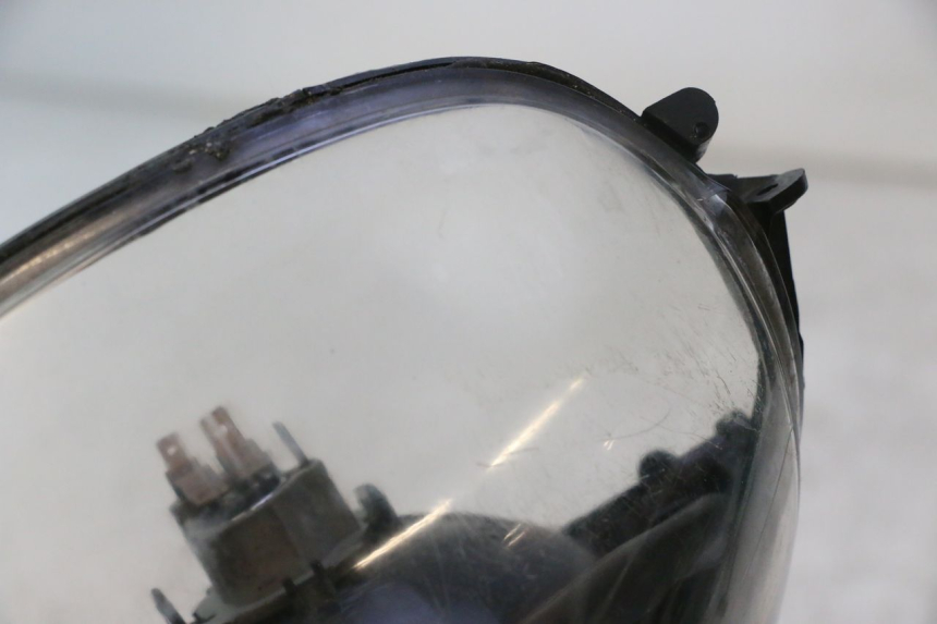 photo de REFLEKTOR PRZEDNI PIAGGIO ZIP 4T 50 (2018 - 2020) - Widok z bliska