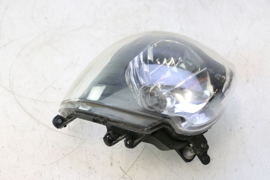 photo de PRZEDNIA LAMPA PIAGGIO ZIP IGET 4T 50 (2021 - 2023) - Zbliżenie komponentów