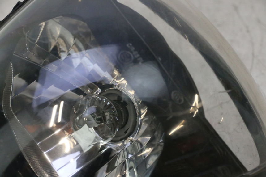 photo de PRZEDNIA LAMPA PIAGGIO ZIP IGET 4T 50 (2021 - 2023) - Zbliżenie techniczne