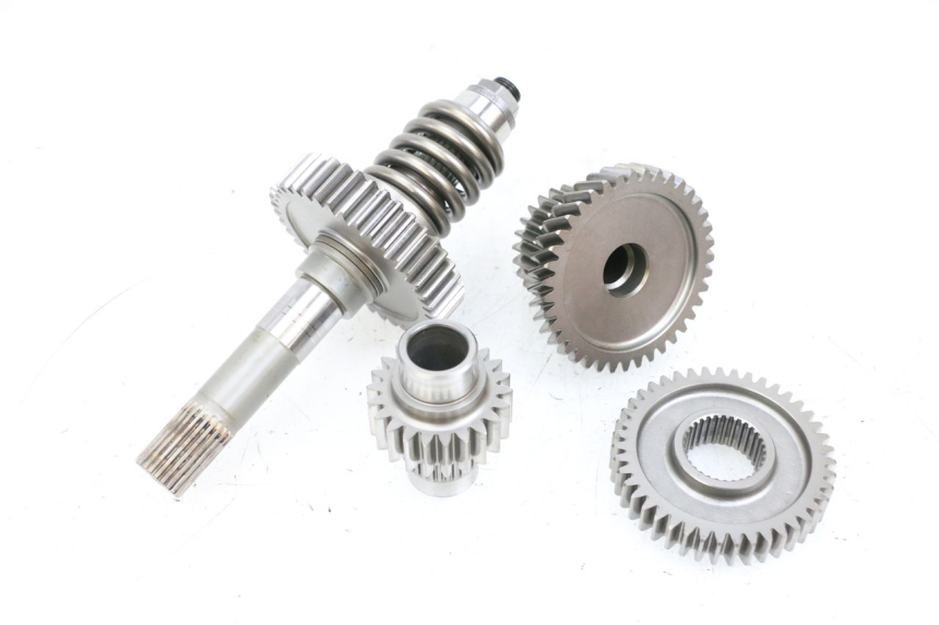 photo de ZĘBATKA NAPĘDU SUZUKI BURGMAN EXECUTIVE ABS 650 (2006 - 2012) - Zbliżenie techniczne