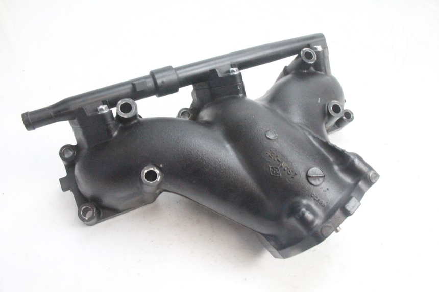 photo de RURA DOPROWADZAJĄCA YAMAHA WAVE RUNNER GP R 1200 (2000 - 2003) - Widok główny