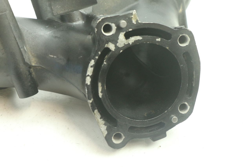 photo de RURA DOPROWADZAJĄCA YAMAHA WAVE RUNNER GP R 1200 (2000 - 2003) - Inny kąt widzenia