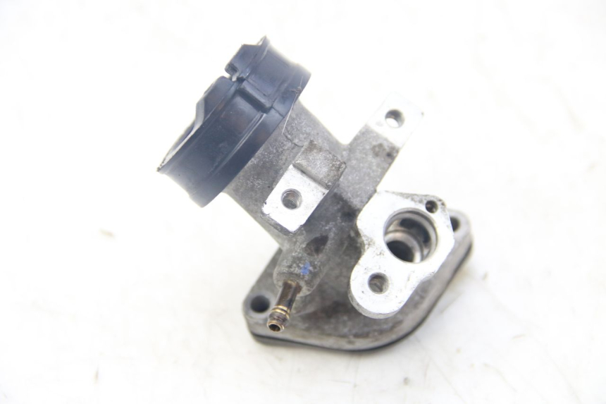 photo de PRZEWÓD SSĄCY YAMAHA XMAX X-MAX 125 (2006 - 2009) - Zbliżenie techniczne