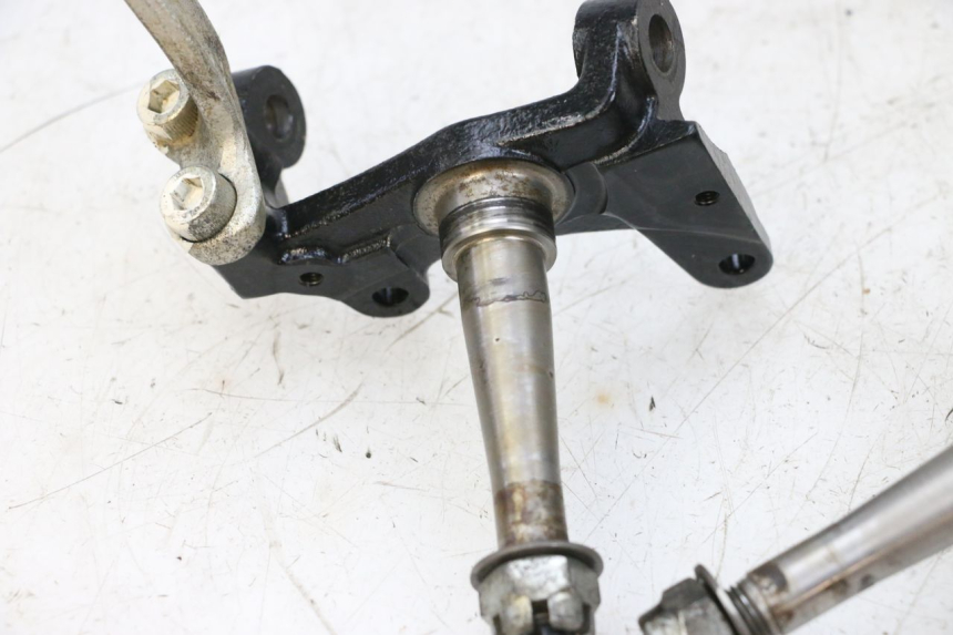 photo de Zwrotnica piasty YAMAHA YFM R RAPTOR 250 (2008 - 2014) - Zoom stanu zużycia