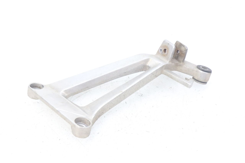 photo de PŁYTKA PODNÓŻKA TYLNA PRAWA HONDA CBR R 125 (2003 - 2006) - Inny kąt widzenia