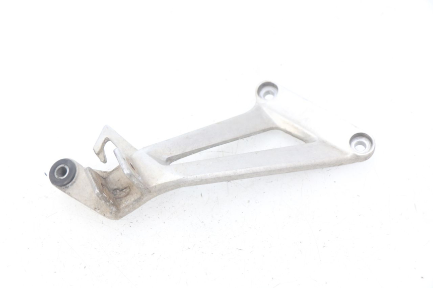 photo de PŁYTKA PODNÓŻKA TYLNA PRAWA HONDA CBR R 125 (2003 - 2006) - Zbliżenie techniczne