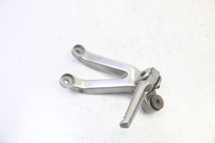 photo de PŁYTKA PODNÓŻKA TYLNA PRAWA HONDA CBR RR FIREBLADE 900 (1992 - 1994) - Inny kąt widzenia