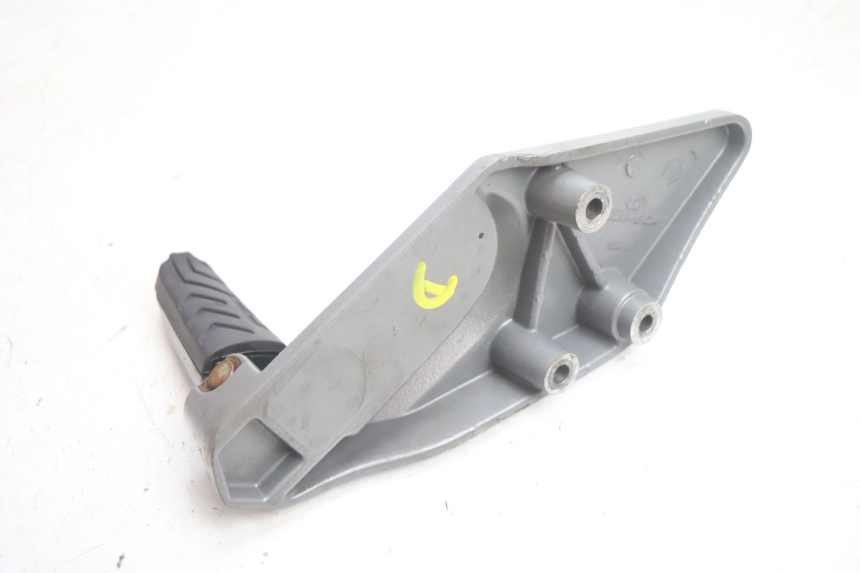 photo de PŁYTA PODNÓŻKA TYLNEGO PRAWEGO GILERA GP 800 (2007 - 2013) - Widok produktu