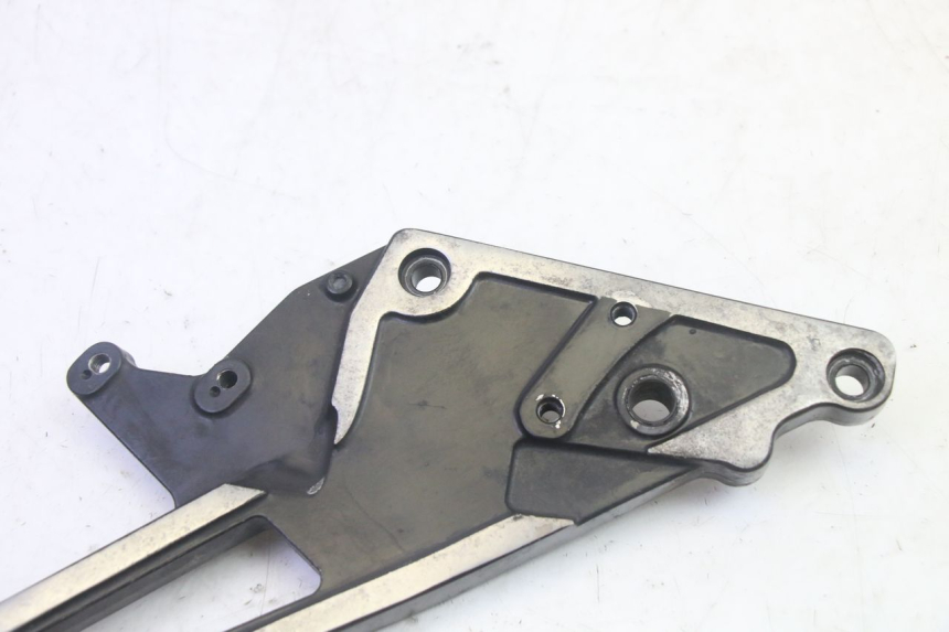 photo de PŁYTKA PODNÓŻKA TYLNA PRAWA KAWASAKI GPZ RX 1000 (1986 - 1988) - Zoom stanu zużycia