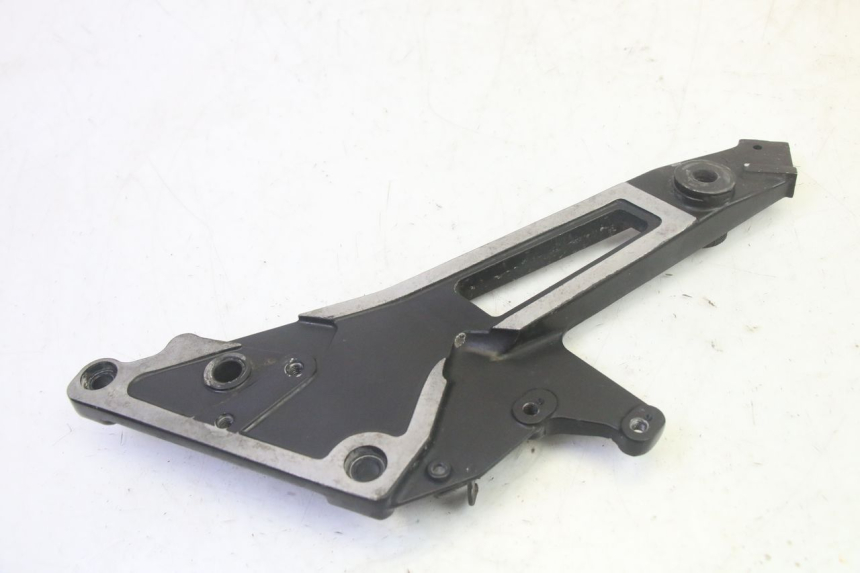 photo de PŁYTKA PODNÓŻKA TYLNA PRAWA KAWASAKI GPZ RX 1000 (1986 - 1988) - Inny kąt widzenia