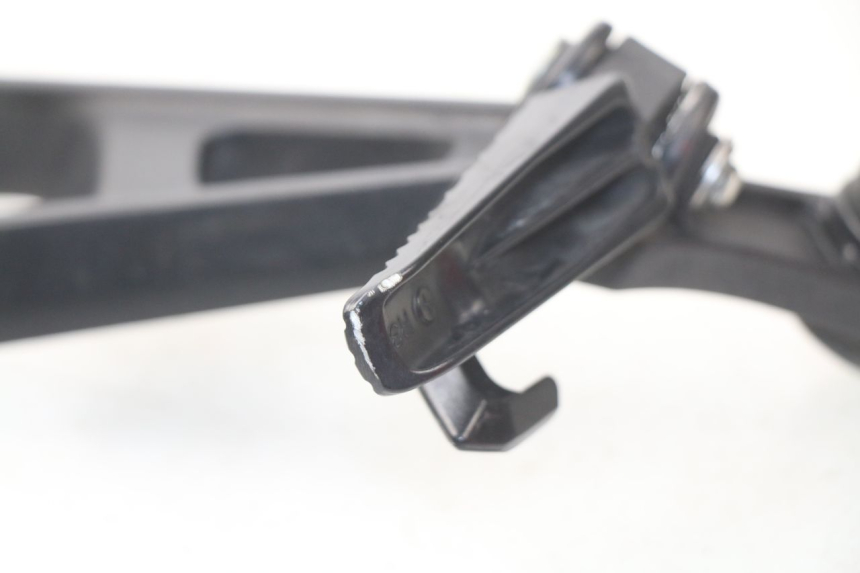 photo de PŁYTKA PODNÓŻKA TYLNA PRAWA SUZUKI GSX-R GSXR K16 1000 (2012 - 2016) - Inny kąt widzenia