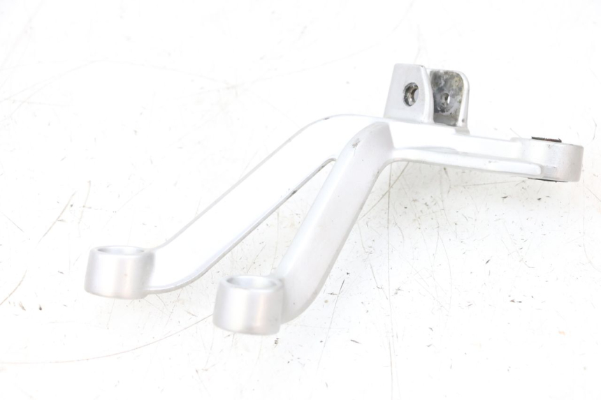 photo de PŁYTKA PODNÓŻKA TYLNA PRAWA SUZUKI GSXR GSX-R 1000 (2003 - 2004) - Zbliżenie techniczne